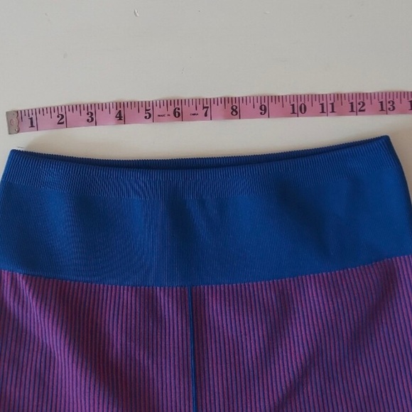 Fabletics High Waist Ribbed Seamless Shorts Size M - Picture 6 of 9